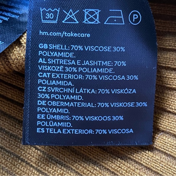 H&M Ribbed Knit Sweetheart Neckline Sweater - Size Medium - Picture 6 of 6